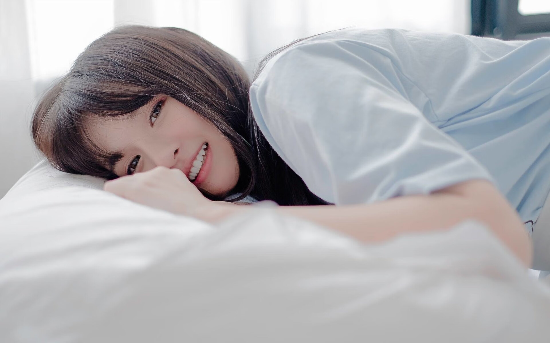 羽毛球赛场年轻选手表现抢眼，羽毛球年轻人