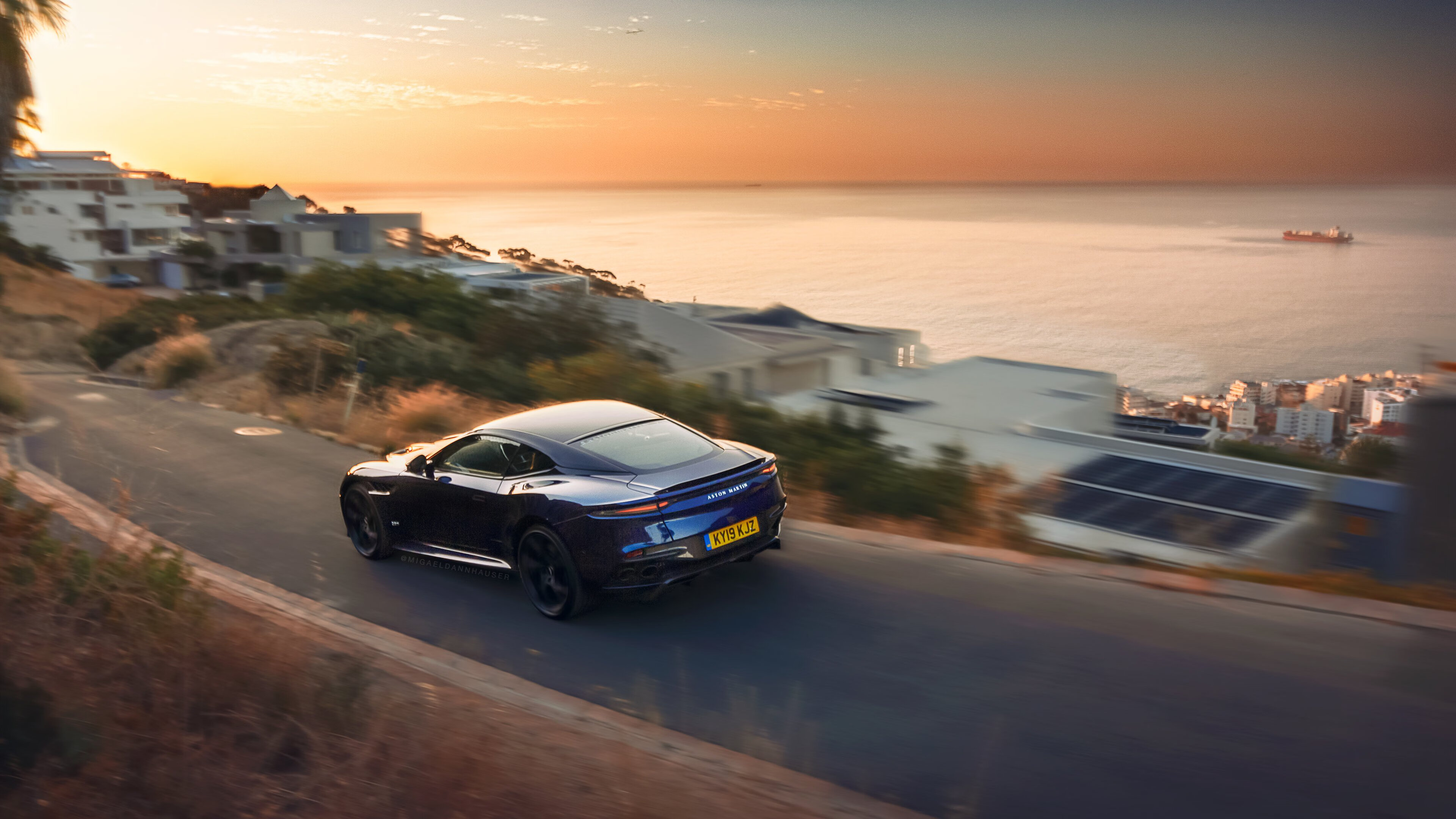 马竞前腰创造力出众,多次送出威胁传球,马竞球员